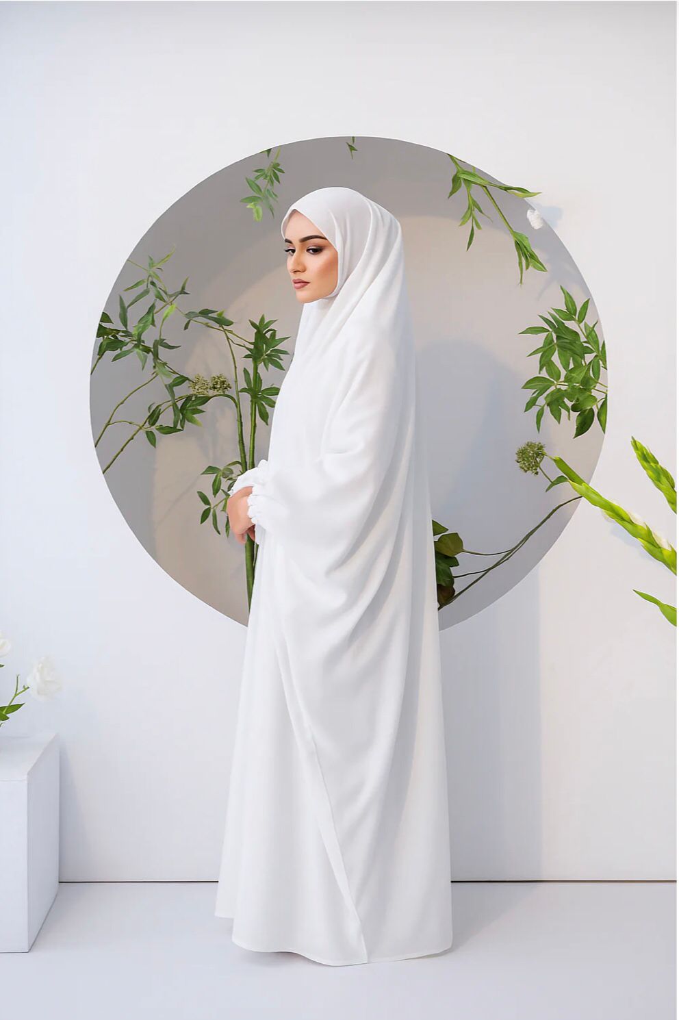PLAIN NAMAZ CHADDAR WITH SLEEVES AND WITH NAQAB